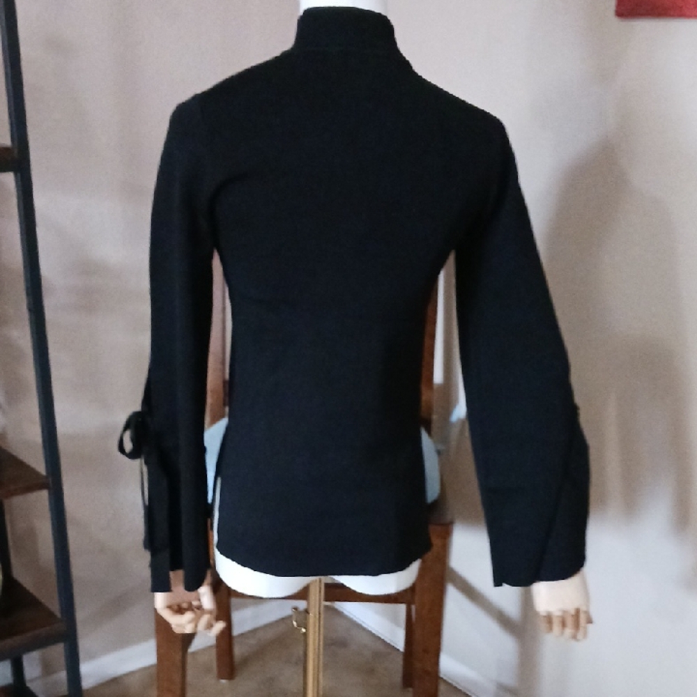 WINTER CLOSEOUT PRICE- Elegant Black Women's Top NWT - Picture 12 of 12